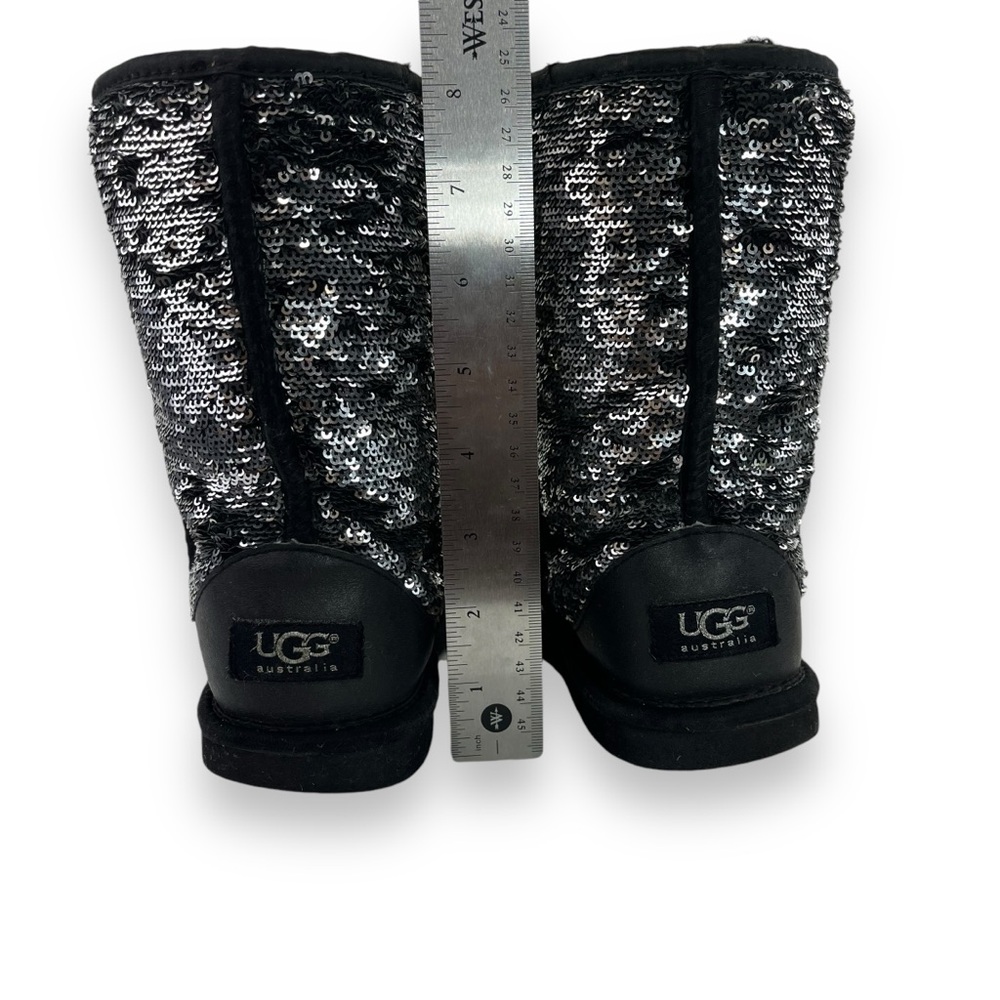 UGG Classic Short Sequin Silver & Black Wool Lined Casual Cozy Fall Boot 6 - Picture 11 of 12